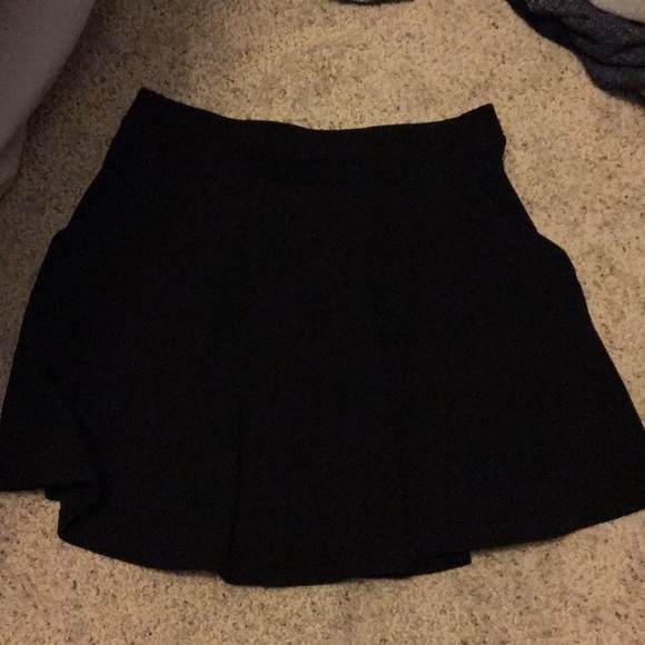 black flowy mini skirt